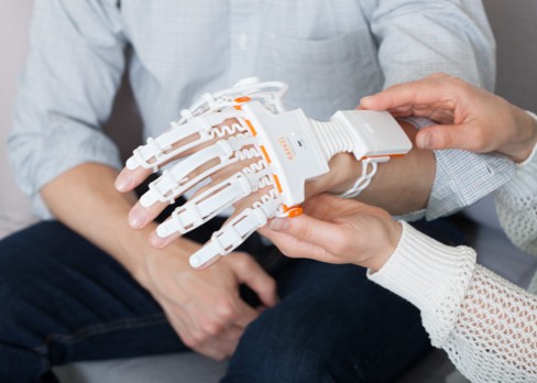 smart-glove-3